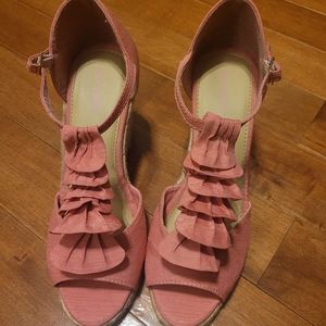 Coral Wedges Size 8.5